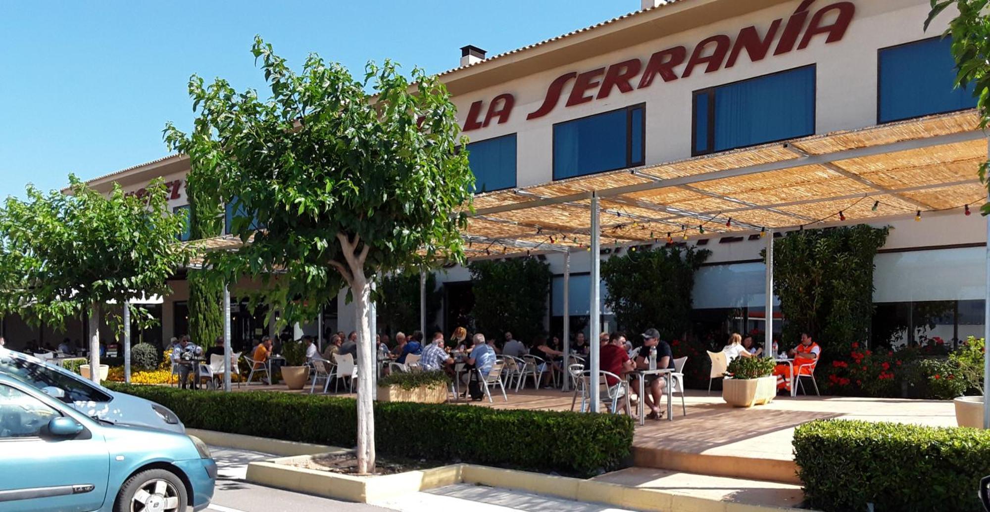 Hotel Puerta De La Serrania Lliria Bagian luar foto