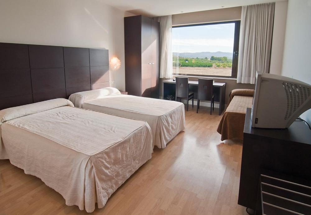 Hotel Puerta De La Serrania Lliria Bagian luar foto